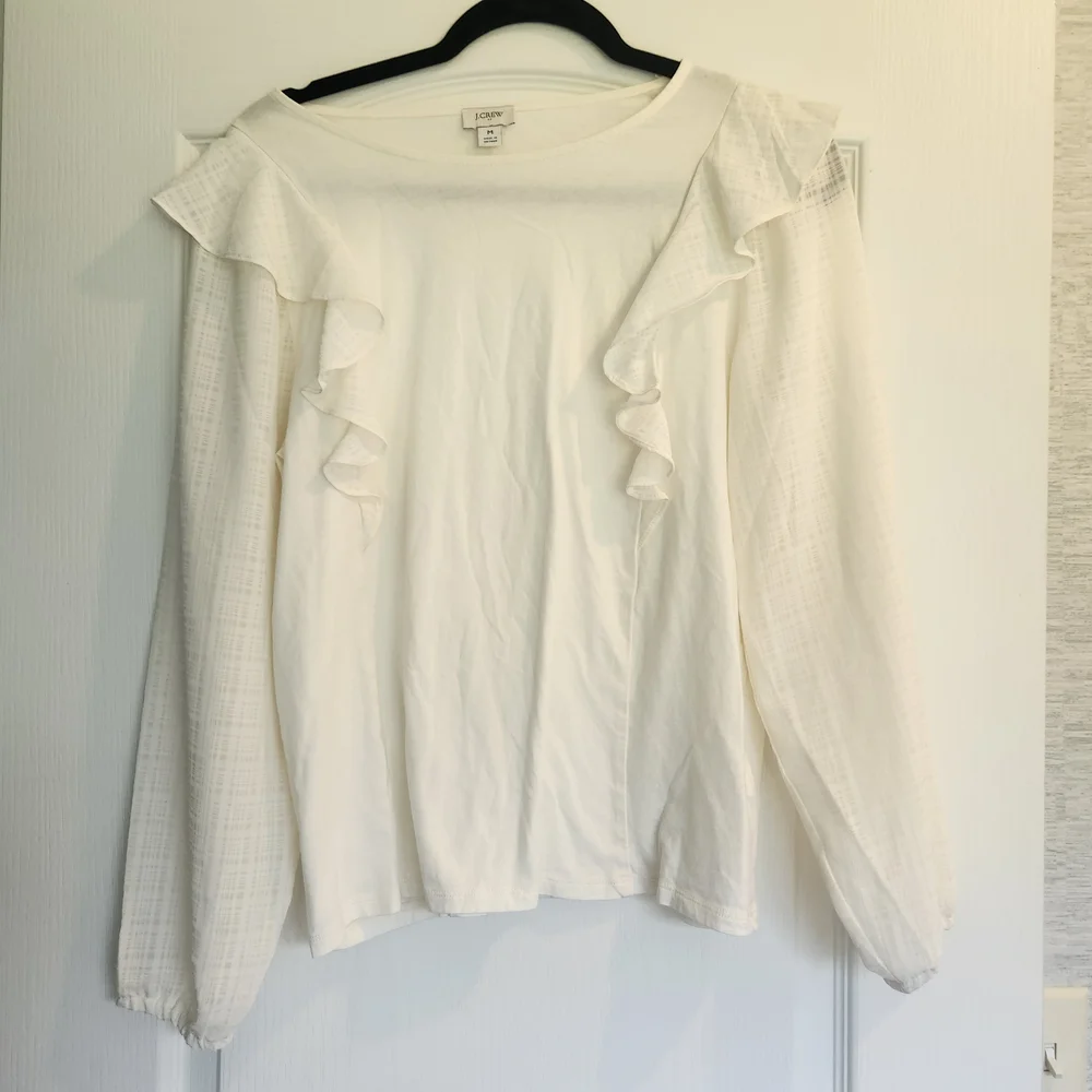 J. CREElegant White Ruffled Top